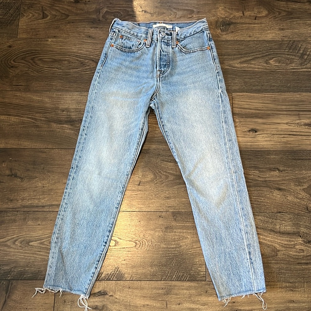 WEDGIE STRAIGHT LEVIS COLOR SHUT UP SIZE 24 RAW HEM